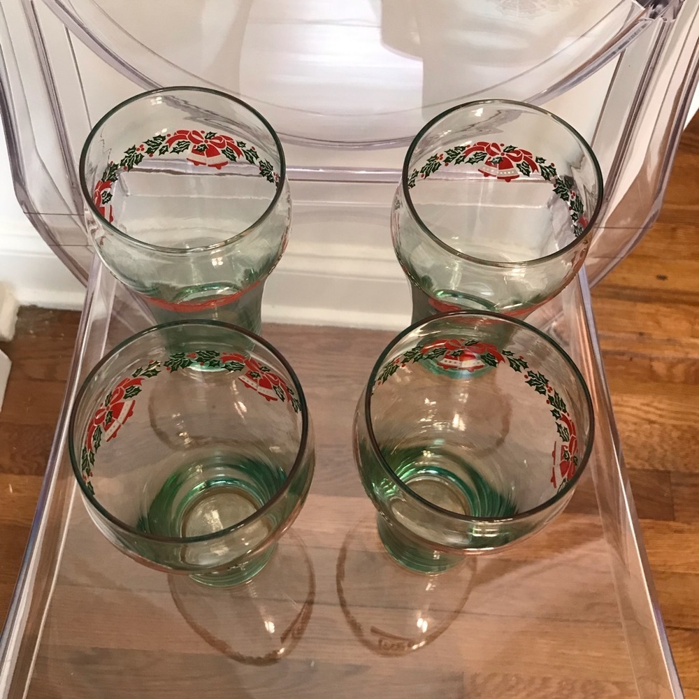 Vintage Coca Cola Glasses 4 Christmas Holiday Winter Holly Bells red green - Picture 6 of 6
